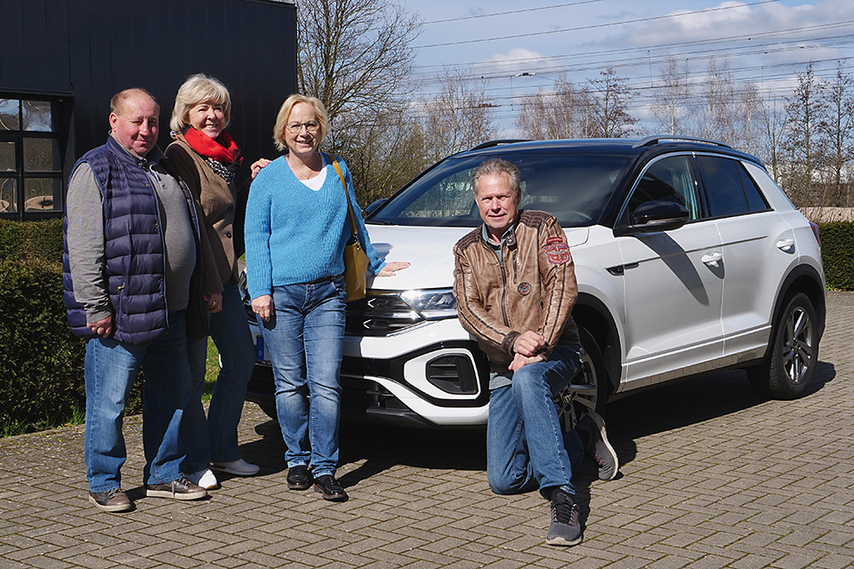 VW Jahreswagen T-Roc - Marlies H. bei der Abholung in Wolfsburg