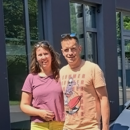 Nina und Stefan S. aus Lübeck: Neuwagenkauf VW Touran bei autoWOBil.de in Wolfsburg