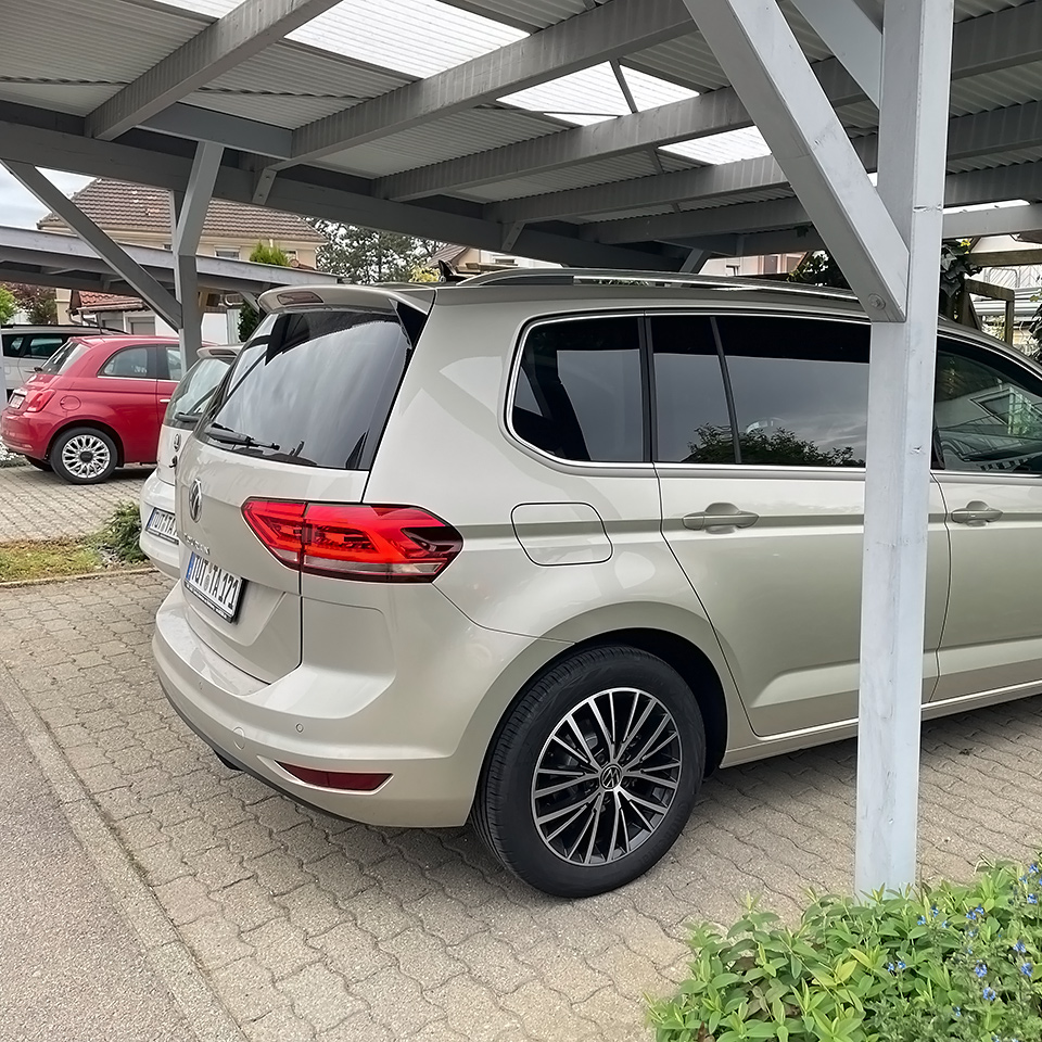 VW Neuwagen Touran günstig direkt von der Jahreswagenzentrale autoWOBil.de in Wolfsburg