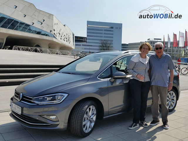 Gisela A. aus Hemer ist mit dem VW Golf Sportsvan aus Wolfsburg und autoWOBil.de zufrieden. 
