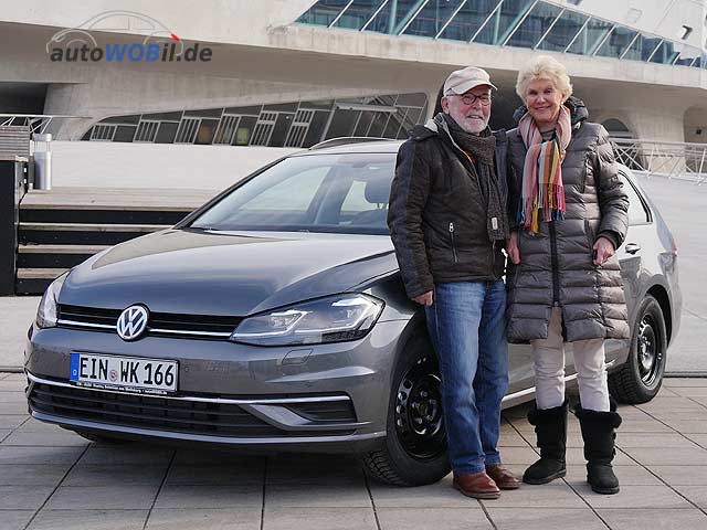 Mit dem Full-Service der autoWOBil.de-Jahreswagenzentrale und Ihrem VW Polo voll zufrieden: Elvira und Winfried K. aus Einbeck